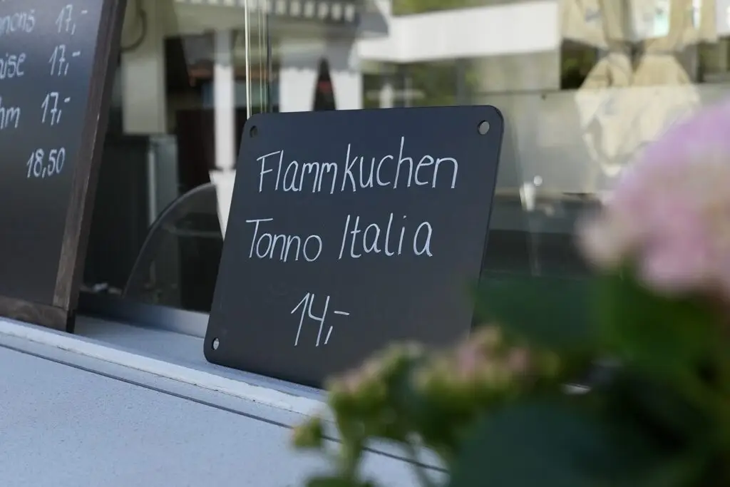 Flammkuchen auf der Seeterrasse